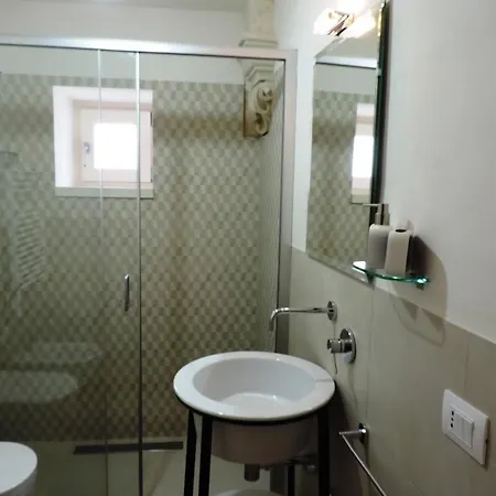 Casa Adele - Dimora Del 1700 Nel Centro Storico Oda ve Kahvaltı 3*