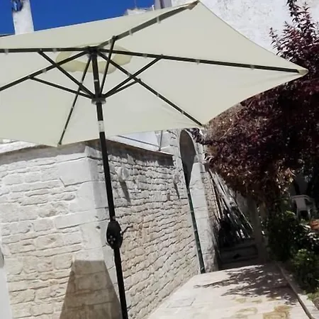 Casa Adele - Dimora Del 1700 Nel Centro Storico Bed & Breakfast 3*